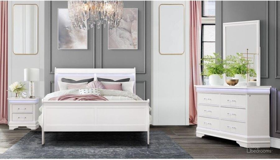 The appearance of Charlie White King Bed designed by Global Furniture USA in the modern / contemporary interior design. This white piece of furniture  was selected by 1StopBedrooms from Charlie Collection to add a touch of cosiness and style into your home. Sku: CHARLIE-WHITE-KB-HB/FB W/LED;CHARLIE-WHITE-KB-SR. Bed Type: Sleigh Bed. Product Type: Sleigh Bed. Bed Size: King. Material: Rubberwood. Image1