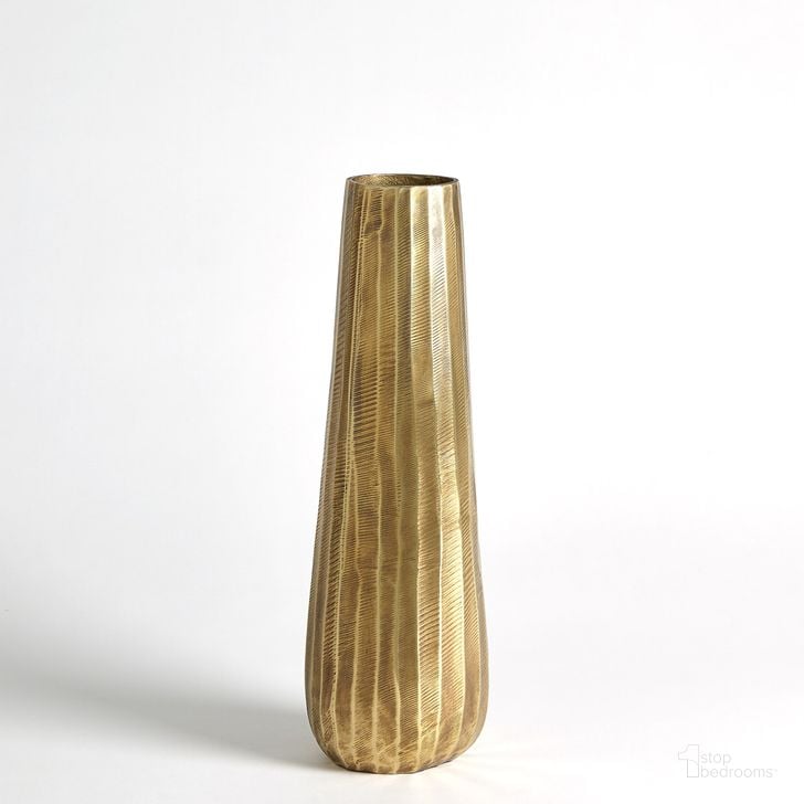 The appearance of Chased Round Medium Vase In Antique Brass designed by Global Views in the modern / contemporary interior design. This brass piece of furniture  was selected by 1StopBedrooms from Chased Collection to add a touch of cosiness and style into your home. Sku: 7.91417. Material: Aluminum. Product Type: Vase. Image1