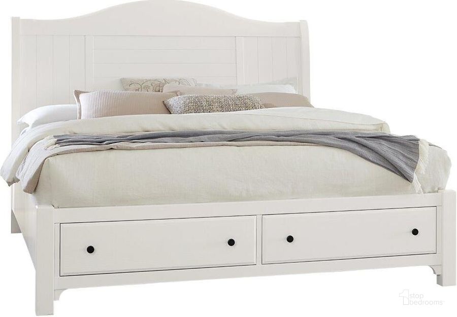 The appearance of Cool Farmhouse Queen Sleigh Bed With Storage Footboard In Soft White designed by Vaughan Bassett in the transitional interior design. This soft white piece of furniture  was selected by 1StopBedrooms from Cool Farmhouse Collection to add a touch of cosiness and style into your home. Sku: 804-553;804-050B;804-502;TT-555T. Bed Type: Storage Bed. Material: Wood. Product Type: Storage Bed. Bed Size: Queen. Image1