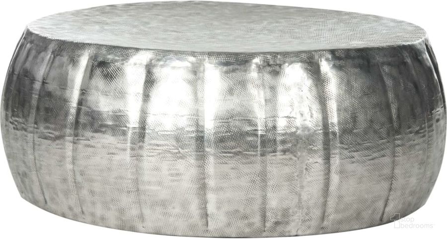 The appearance of Dara Silver Coffee Table designed by Safavieh in the modern / contemporary interior design. This silver piece of furniture  was selected by 1StopBedrooms from Safavieh FOX Collection to add a touch of cosiness and style into your home. Sku: FOX3239A. Product Type: Coffee Table. Material: Aluminium. Image1