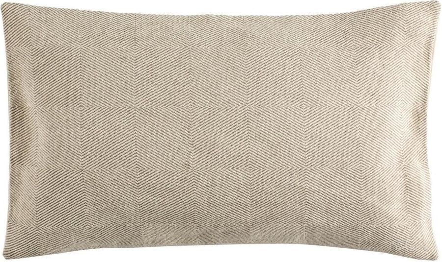 The appearance of Darci Pillow PLS875A-1220 designed by Safavieh in the modern / contemporary interior design. This natural piece of furniture  was selected by 1StopBedrooms from Darci Collection to add a touch of cosiness and style into your home. Sku: PLS875A-1220. Material: Cotton. Product Type: Pillows and Throw. Image1