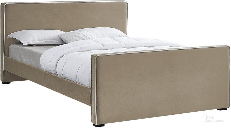 The appearance of Dillard Beige Velvet King Bed designed by Meridian in the modern / contemporary interior design. This beige velvet piece of furniture  was selected by 1StopBedrooms from Dillard Collection to add a touch of cosiness and style into your home. Sku: DillardBeige-K-1;DillardBeige-K-2. Bed Type: Platform Bed. Material: Wood. Product Type: Platform Bed. Bed Size: King. Image1