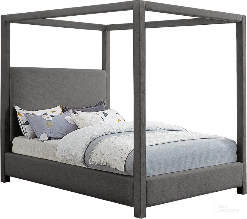 The appearance of Emerson Grey Linen Fabric King Bed designed by Meridian in the transitional interior design. This grey linen fabric piece of furniture  was selected by 1StopBedrooms from Emerson Collection to add a touch of cosiness and style into your home. Sku: EmersonGrey-K-1;EmersonGrey-K-2;EmersonGrey-K-3. Bed Type: Platform Bed. Material: Wood. Product Type: Platform Bed. Bed Size: King. Image1