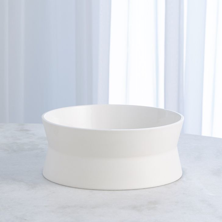 The appearance of Encircle Scored Small Bowl In Chalk designed by Global Views in the modern / contemporary interior design. This white piece of furniture  was selected by 1StopBedrooms from Encircle Collection to add a touch of cosiness and style into your home. Sku: BB-1.10068. Material: Ceramic. Product Type: Bowl. Image1