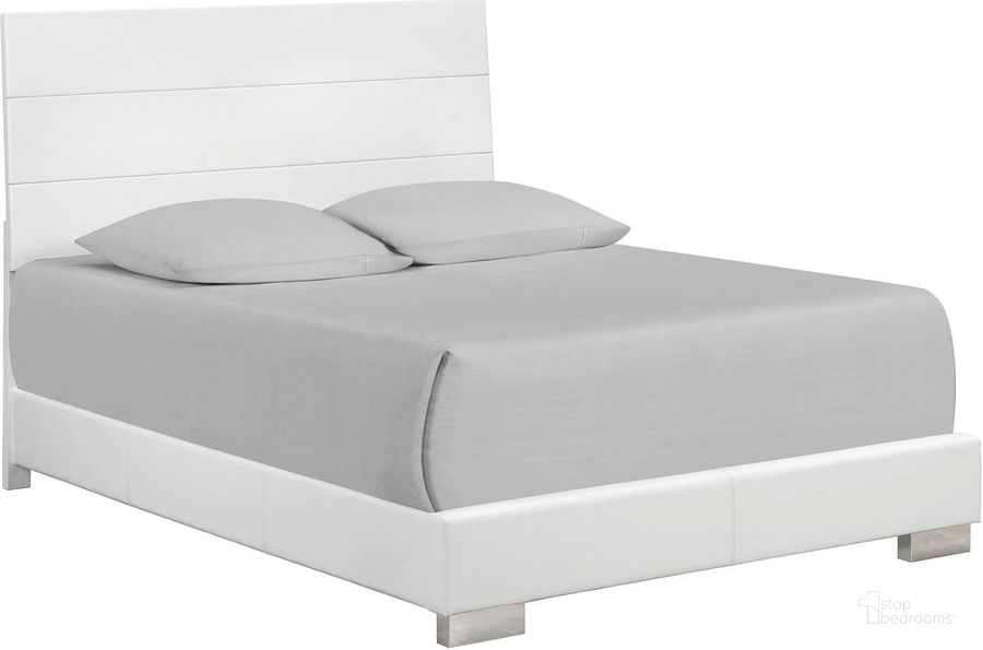 The appearance of Felicity King Platform Bed designed by Coaster in the modern / contemporary interior design. This white piece of furniture  was selected by 1StopBedrooms from Felicity Collection to add a touch of cosiness and style into your home. Sku: 203501KEB1;203501KEB2. Bed Type: Platform Bed. Material: Wood. Product Type: Platform Bed. Bed Size: King. Image1
