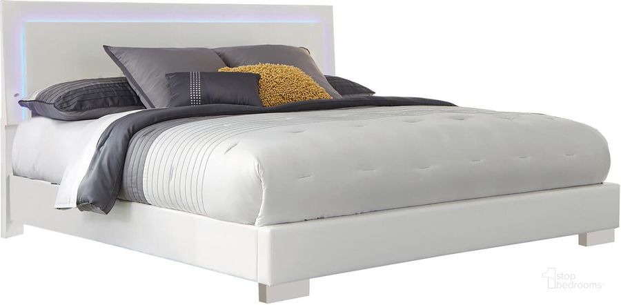 The appearance of Felicity White King Platform Bed designed by Coaster in the modern / contemporary interior design. This white piece of furniture  was selected by 1StopBedrooms from Felicity Collection to add a touch of cosiness and style into your home. Sku: 203500KEB1;203500KEB2. Bed Type: Platform Bed. Product Type: Platform Bed. Bed Size: King. Material: Vinyl. Image1