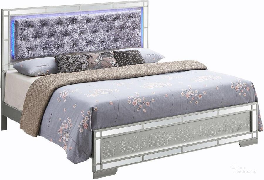 The appearance of Glory Furniture Madison Queen Bed In Silver Champagne designed by Glory in the modern / contemporary interior design. This silver piece of furniture  was selected by 1StopBedrooms from Madison Collection to add a touch of cosiness and style into your home. Sku: G6600A-QB. Bed Type: Panel Bed. Product Type: Panel Bed. Bed Size: Queen. Image1