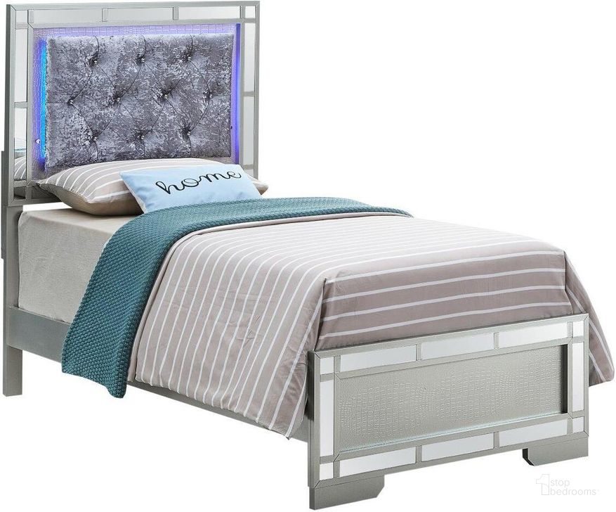The appearance of Glory Furniture Madison Twin Bed In Silver Champagne designed by Glory in the modern / contemporary interior design. This silver piece of furniture  was selected by 1StopBedrooms from Madison Collection to add a touch of cosiness and style into your home. Sku: G6600A-TB. Bed Type: Panel Bed. Product Type: Panel Bed. Bed Size: Twin. Image1