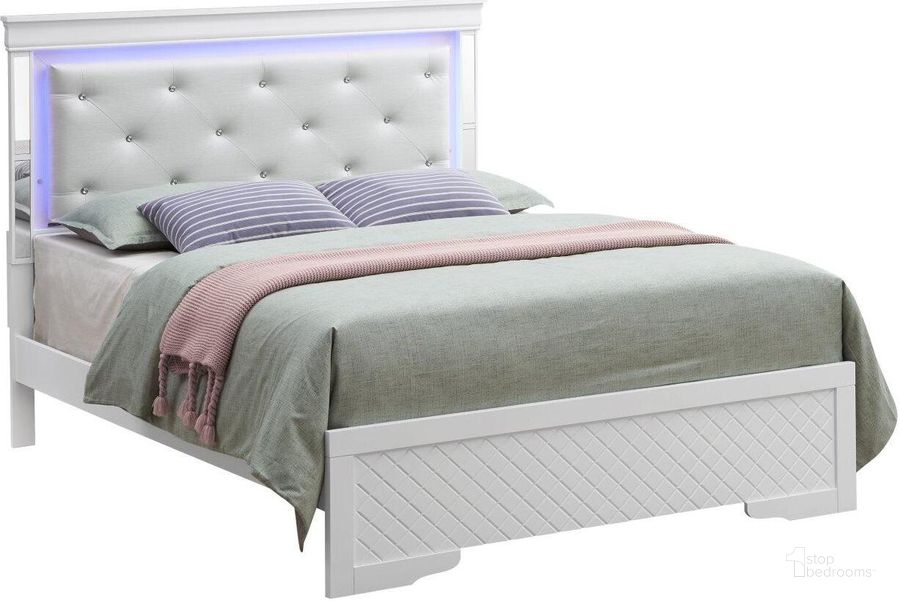 The appearance of Glory Furniture Verona Queen Bed In Silver Champagne G6790C-QB3 designed by Glory in the modern / contemporary interior design. This silver piece of furniture  was selected by 1StopBedrooms from Verona Collection to add a touch of cosiness and style into your home. Sku: G6790C-QB3. Bed Type: Panel Bed. Product Type: Panel Bed. Bed Size: Queen. Material: Wood Veneer. Image1