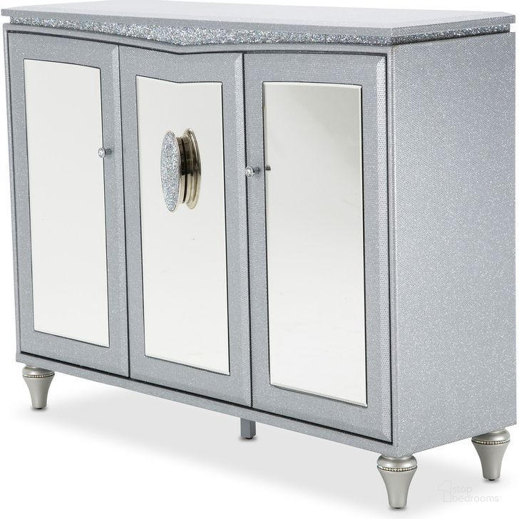 The appearance of Holman Road Gray Servers, Sideboard & Buffet 0qb24414940 designed by Isaac Tahari in the transitional interior design. This gray piece of furniture  was selected by 1StopBedrooms from Holman Road Collection to add a touch of cosiness and style into your home. Sku: 9019007-118. Product Type: Sideboard. Image1