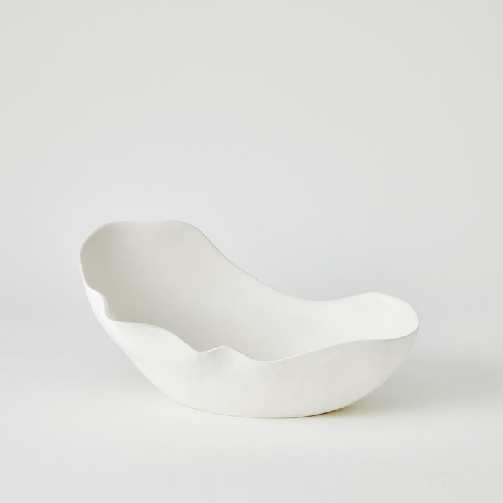 The appearance of Horn Medium Bowl In Matte White designed by Global Views in the modern / contemporary interior design. This white piece of furniture  was selected by 1StopBedrooms from Horn Collection to add a touch of cosiness and style into your home. Sku: 1.10889. Material: Ceramic. Product Type: Bowl. Image1