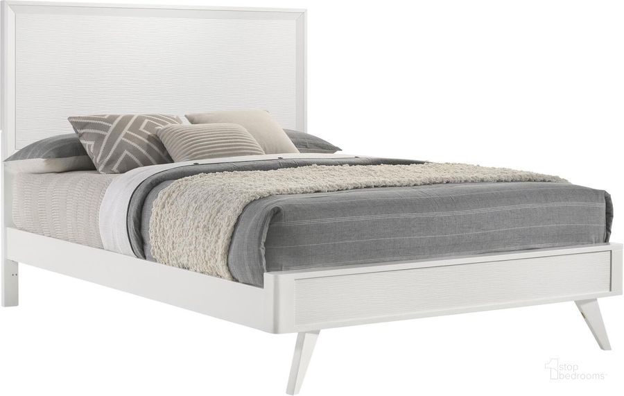 The appearance of Janelle Eastern King Panel Bed In White designed by Coaster in the modern / contemporary interior design. This white piece of furniture  was selected by 1StopBedrooms from Janelle Collection to add a touch of cosiness and style into your home. Sku: 223651KEB1;223651KEB2. Bed Type: Panel Bed. Material: Wood. Product Type: Panel Bed. Bed Size: King. Image1