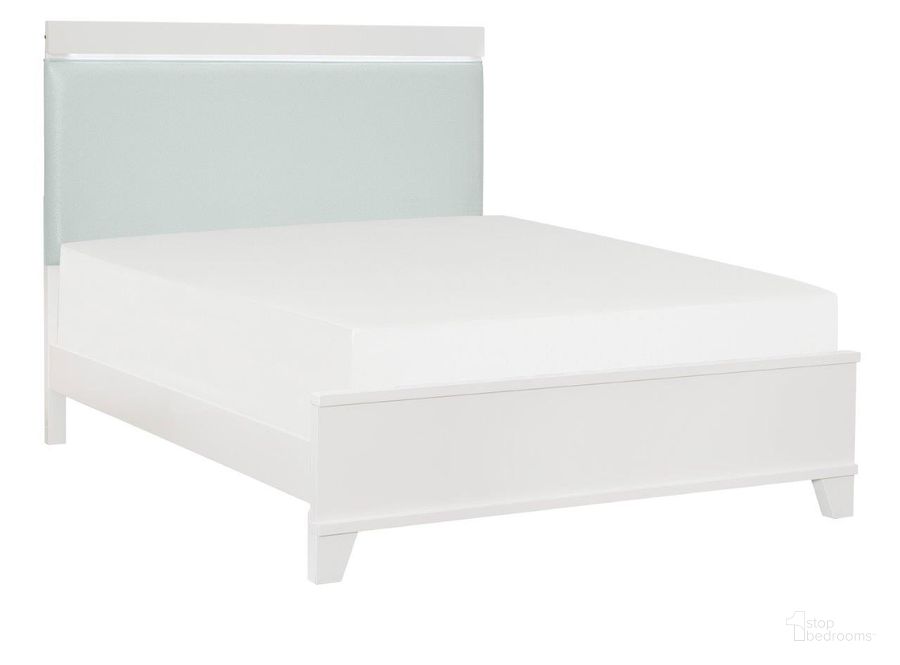 The appearance of Kerren White High Gloss Queen Upholstered Panel Bed designed by Homelegance in the modern / contemporary interior design. This white piece of furniture  was selected by 1StopBedrooms from Kerren Collection to add a touch of cosiness and style into your home. Sku: 1678W-1;1678W-2;1678W-3. Bed Type: Panel Bed. Material: Wood. Product Type: Panel Bed. Bed Size: Queen. Image1