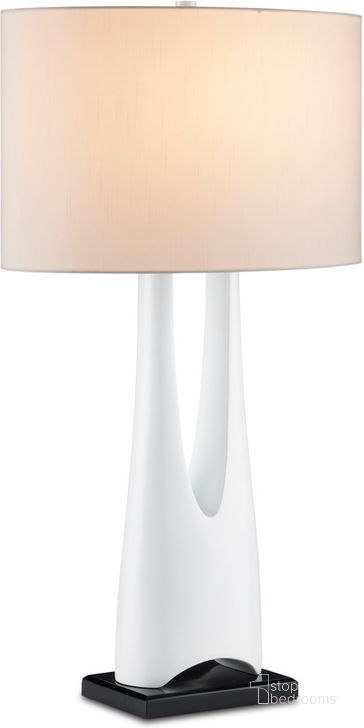The appearance of La Porta White Table Lamp In Glossy White designed by Currey & Company in the modern / contemporary interior design. This glossy white piece of furniture  was selected by 1StopBedrooms from La Porta Collection to add a touch of cosiness and style into your home. Sku: 6000-0853. Material: Metal. Product Type: Table Lamp. Image1
