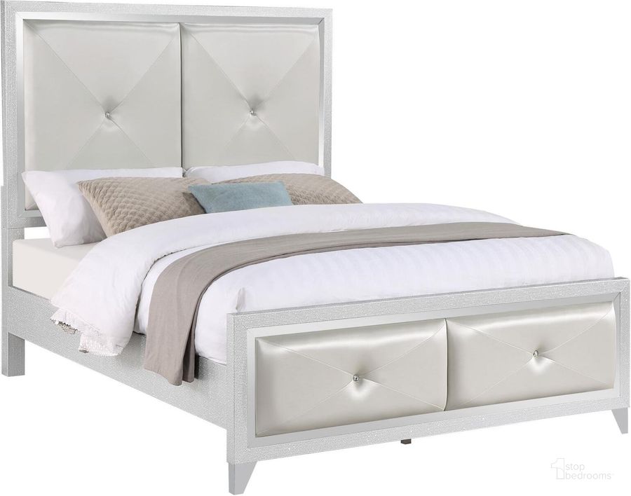 The appearance of Larue Upholstered Tufted Eastern King Panel Bed In Silver designed by Coaster in the modern / contemporary interior design. This silver piece of furniture  was selected by 1StopBedrooms from Larue Collection to add a touch of cosiness and style into your home. Sku: 224491KEB1;224491KEB2;224491KEB3. Bed Type: Panel Bed. Material: Wood. Product Type: Panel Bed. Bed Size: King. Image1