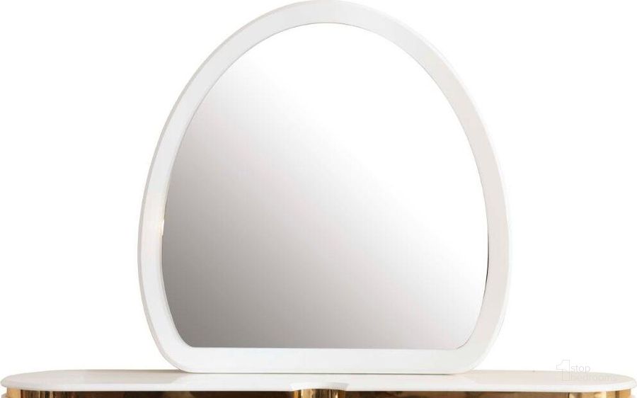 The appearance of Laura Oval Shaped Mirror Made With Wood In White Frame designed by Galaxy Home Furnishings in the modern / contemporary interior design. This white piece of furniture  was selected by 1StopBedrooms from Laura Collection to add a touch of cosiness and style into your home. Sku: 698781170748. Material: Wood. Product Type: Accent Mirror. Image1