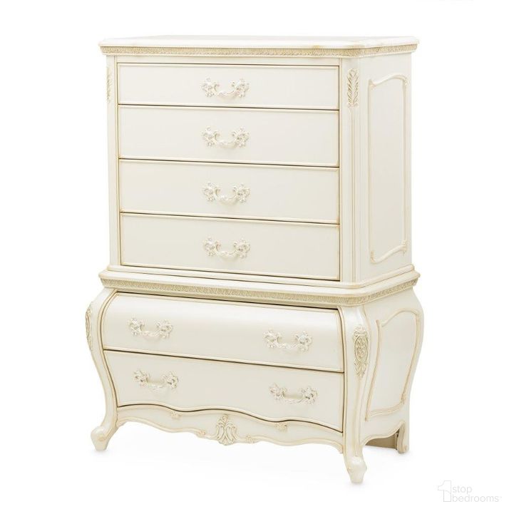 The appearance of Lavelle Classic Pearl 6-Drawer Chest designed by AICO in the traditional interior design. This classic pearl piece of furniture  was selected by 1StopBedrooms from Lavelle Classic Pearl Collection to add a touch of cosiness and style into your home. Sku: 54070BSA-113;54070TSA-113. Product Type: Chest. Image1