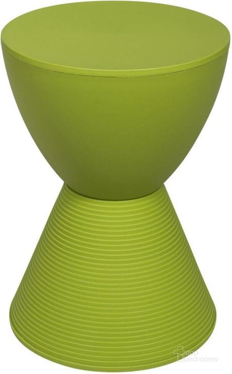 The appearance of LeisureMod Boyd Green Polypropylene Side Table designed by LeisureMod in the modern / contemporary interior design. This green piece of furniture  was selected by 1StopBedrooms from Boyd Collection to add a touch of cosiness and style into your home. Sku: BS12G. Material: Polypropylene. Product Type: Side Table. Image1