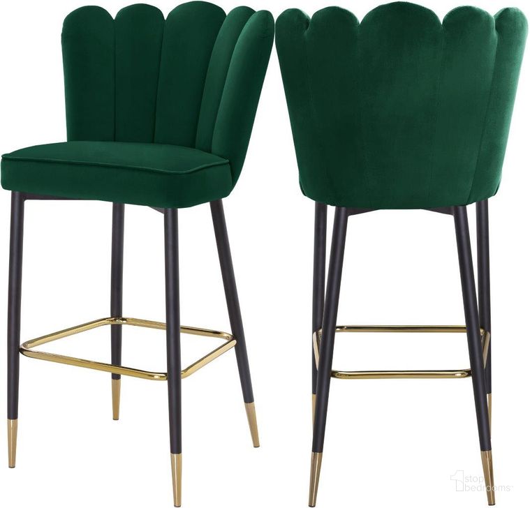 The appearance of Lily Green Velvet Stool Set of 2 designed by Meridian in the modern / contemporary interior design. This green velvet piece of furniture  was selected by 1StopBedrooms from Lily Collection to add a touch of cosiness and style into your home. Sku: 961Green-C. Product Type: Counter Height Chair. Material: Velvet. Image1
