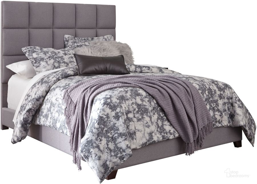 The appearance of Lime Hill Gray Queen Panel Bed 0qd2338205 designed by Atelier Home in the modern / contemporary interior design. This gray piece of furniture  was selected by 1StopBedrooms from Lime Hill Collection to add a touch of cosiness and style into your home. Sku: B130-381;M91X32;M69931. Bed Type: Panel Bed. Material: Fabric. Product Type: Panel Bed. Bed Size: Queen. Image1