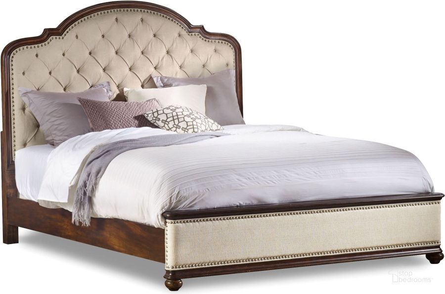 The appearance of Leesburg Beige King Upholstered Panel Bed designed by Hooker in the traditional interior design. This beige piece of furniture  was selected by 1StopBedrooms from Leesburg Collection to add a touch of cosiness and style into your home. Sku: 5381-90966. Bed Type: Panel Bed. Material: Wood. Product Type: Panel Bed. Bed Size: King. Image1