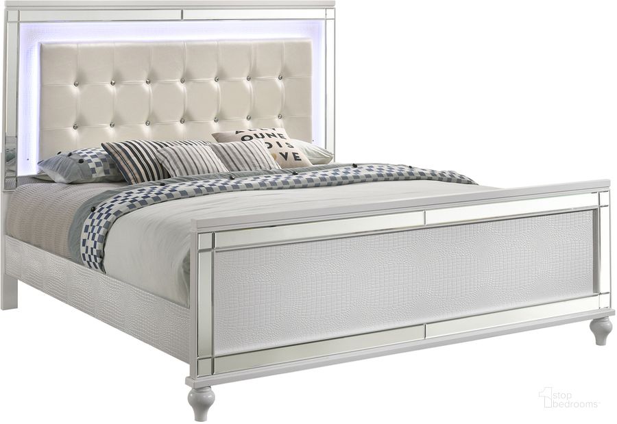 The appearance of New Classic Furniture Valentino California King Upholstered Lighted Bed In White designed by New Classic in the modern / contemporary interior design. This white piece of furniture  was selected by 1StopBedrooms from Valentino Collection to add a touch of cosiness and style into your home. Sku: BA9698W-110;BA9698W-120;BA9698W-230. Bed Type: Panel Bed. Material: Upholstered. Product Type: Panel Bed. Bed Size: California King. Image1