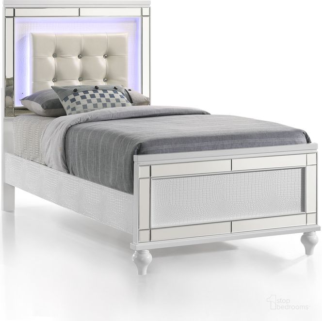 The appearance of New Classic Furniture Valentino Twin Upholstered Lighted Bed In White designed by New Classic in the modern / contemporary interior design. This white piece of furniture  was selected by 1StopBedrooms from Valentino Collection to add a touch of cosiness and style into your home. Sku: BA9698W-510;BA9698W-520;BA9698W-530. Bed Type: Panel Bed. Material: Upholstered. Product Type: Panel Bed. Bed Size: Twin. Image1
