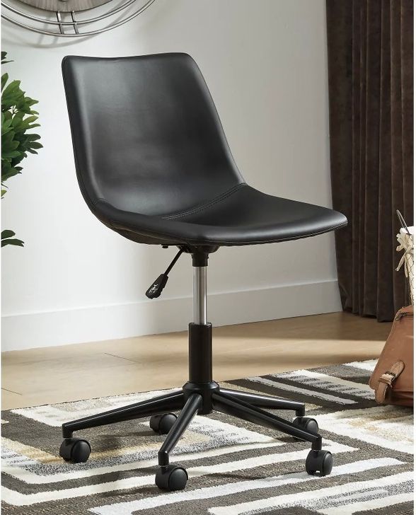 The appearance of Office Chair Program Black Home Office Swivel Desk Chair designed by Signature Design by Ashley in the transitional interior design. This black piece of furniture  was selected by 1StopBedrooms from Office Chair Program Collection to add a touch of cosiness and style into your home. Sku: H200-09. Product Type: Office Chair. Material: Leather Match. Image1