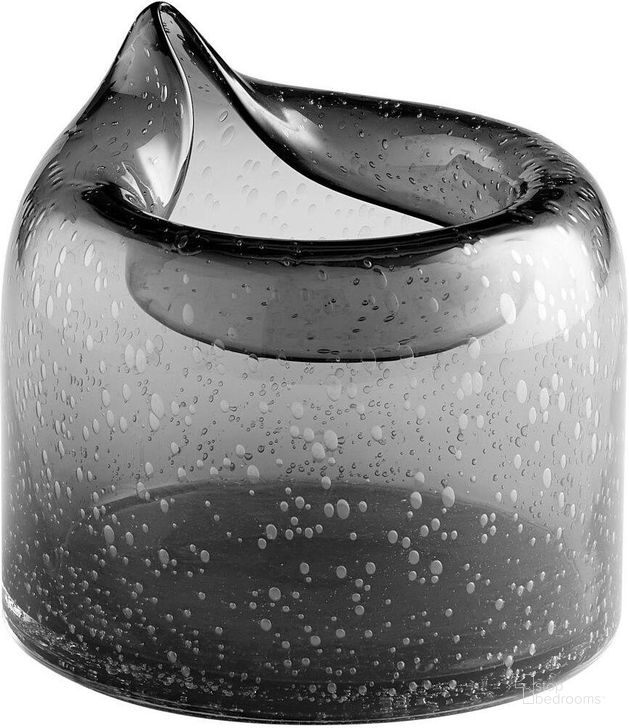 The appearance of Oxtail Clear Vase designed by Cyan Design in the modern / contemporary interior design. This transparent piece of furniture  was selected by 1StopBedrooms from Oxtail Collection to add a touch of cosiness and style into your home. Sku: 11084. Material: Glass. Product Type: Vase.