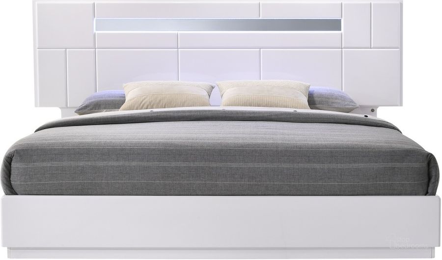 The appearance of Palermo White Lacquer King Platform Bed designed by J&M in the modern / contemporary interior design. This white piece of furniture  was selected by 1StopBedrooms from Palermo Collection to add a touch of cosiness and style into your home. Sku: 17853-K. Bed Type: Platform Bed. Material: Wood. Product Type: Platform Bed. Bed Size: King. Image1