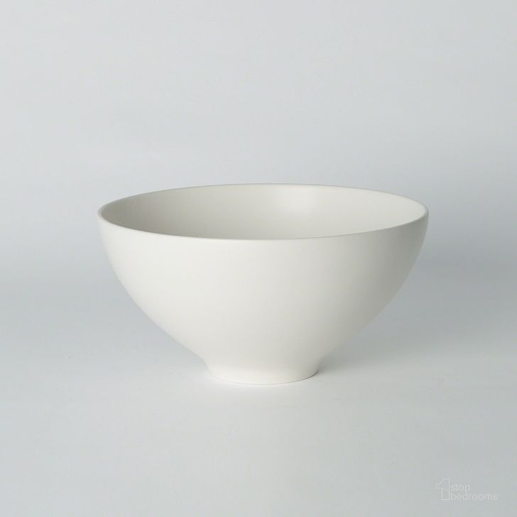 The appearance of Palma Bowl In Matte White designed by Global Views in the modern / contemporary interior design. This white piece of furniture  was selected by 1StopBedrooms from Palma Collection to add a touch of cosiness and style into your home. Sku: 7.10103. Material: Ceramic. Product Type: Bowl. Image1