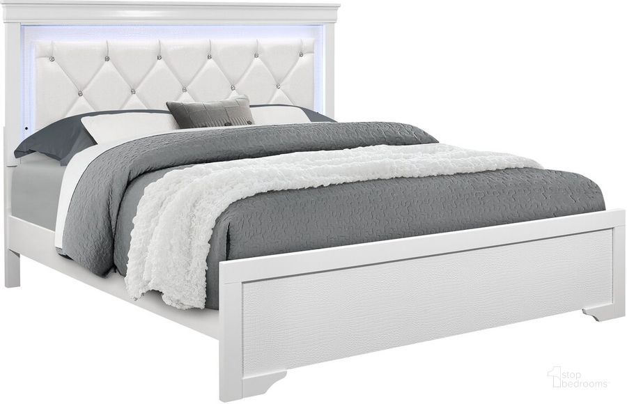 The appearance of Pompei Queen Bed In Metallic/White designed by Global Furniture USA in the transitional interior design. This white piece of furniture  was selected by 1StopBedrooms from Pompei Collection to add a touch of cosiness and style into your home. Sku: POMPEI-METALLIC WHITE-QB/KB-SR;POMPEI-METALLIC WHITE-QB-HB W/LED LIGHT;POMPEI-METALLIC WHITE-QB-FB. Bed Type: Panel Bed. Material: Wood. Product Type: Bed. Bed Size: Queen. Image1