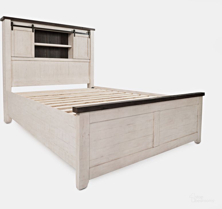 The appearance of Madison County King Barn Door Bed Vintage White designed by Jofran in the modern / contemporary interior design. This vintage white piece of furniture  was selected by 1StopBedrooms from Madison County Collection to add a touch of cosiness and style into your home. Sku: 1706B-KBDHB-KPFB-KRS. Bed Type: Platform Bed. Material: Wood. Product Type: Platform Bed. Bed Size: King. Image1