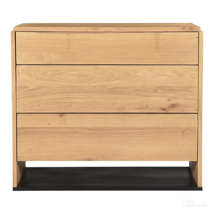 The appearance of Quinton Small Dresser In Natural Oak designed by Moes Home in the modern / contemporary interior design. This natural oak piece of furniture  was selected by 1StopBedrooms from Quinton Collection to add a touch of cosiness and style into your home. Sku: VE-1101-24. Material: Wood. Product Type: Dresser. Image1