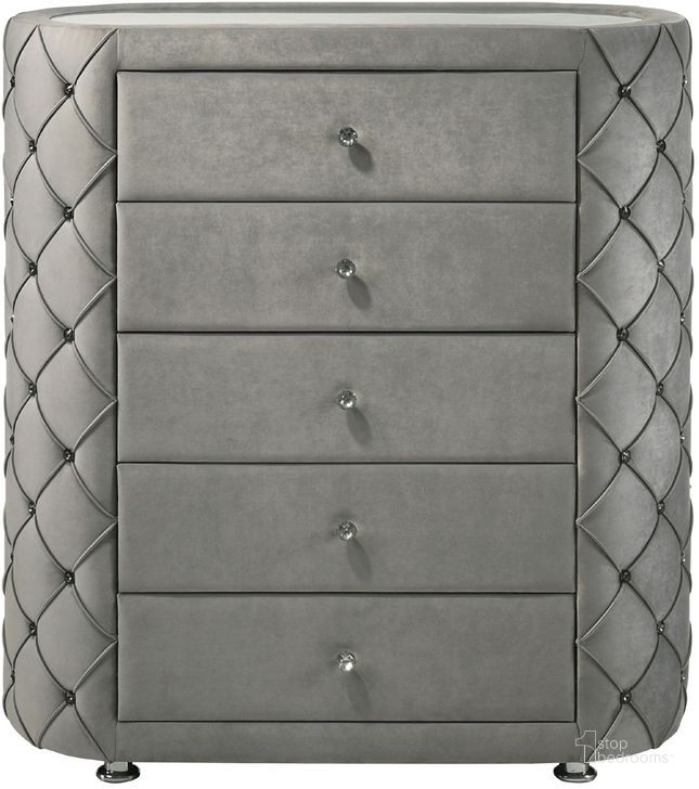 The appearance of Rosswood Gray Velvet Chest designed by Atelier Home in the modern / contemporary interior design. This gray velvet piece of furniture  was selected by 1StopBedrooms from Rosswood Collection to add a touch of cosiness and style into your home. Sku: BD01066. Material: Wood. Product Type: Chest. Image1