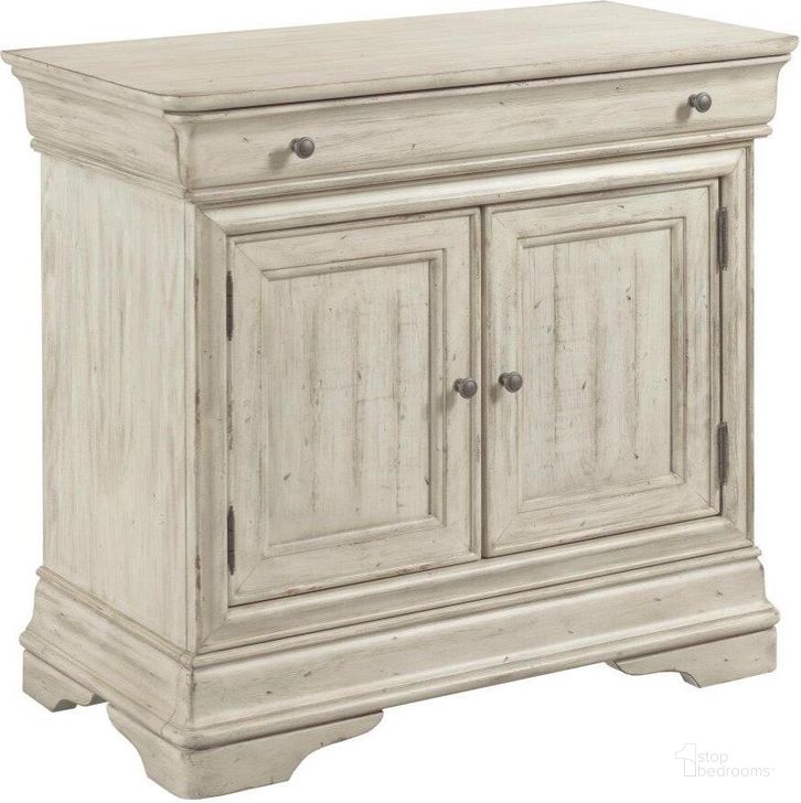 The appearance of Selwyn Wexford Bachelors Chest designed by Kincaid in the transitional interior design. This white piece of furniture  was selected by 1StopBedrooms from Selwyn Collection to add a touch of cosiness and style into your home. Sku: 020-423. Material: Wood. Product Type: Chest. Image1