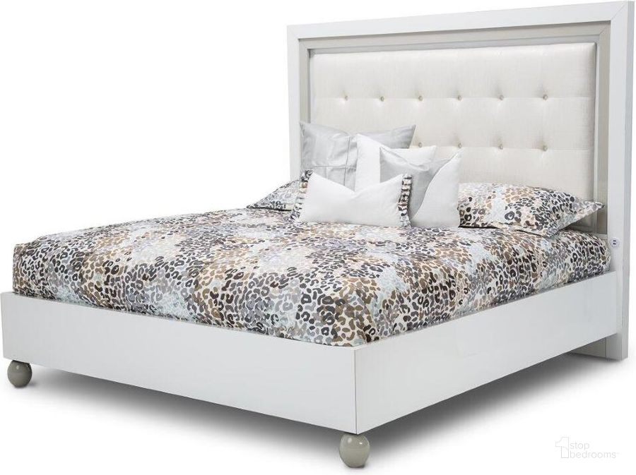 The appearance of Sky Tower White Cloud Eastern King Bed designed by AICO in the modern / contemporary interior design. This cloud white piece of furniture  was selected by 1StopBedrooms from Sky Tower Collection to add a touch of cosiness and style into your home. Sku: 9025614-108;9025637-108;9000238-00. Bed Type: Platform Bed. Material: Wood. Product Type: Platform Bed. Bed Size: King. Image1