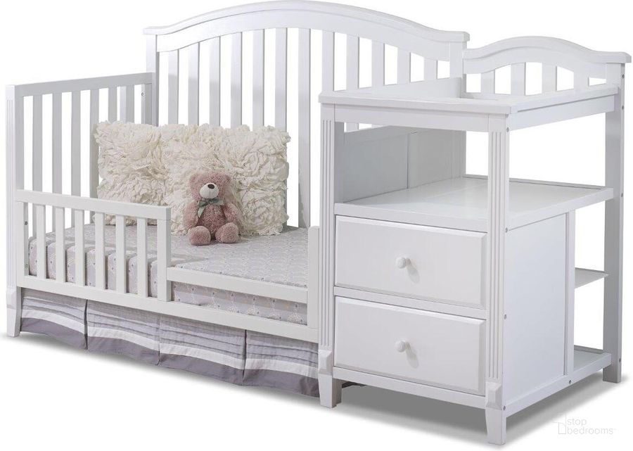 The appearance of Sorelle Berkley Crib And Changer In White designed by Sorelle Furniture in the transitional interior design. This white piece of furniture  was selected by 1StopBedrooms from Berkley Collection to add a touch of cosiness and style into your home. Sku: 3350-W. Product Type: Crib. Image1