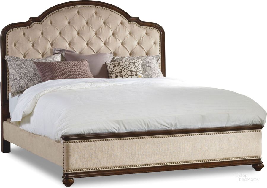 The appearance of Leesburg Beige King Upholstered Bed designed by Hooker in the traditional interior design. This beige piece of furniture  was selected by 1StopBedrooms from Leesburg Collection to add a touch of cosiness and style into your home. Sku: 5381-90853;5381-90867;5381-90868. Bed Type: Panel Bed. Material: Wood. Product Type: Panel Bed. Bed Size: King. Image1