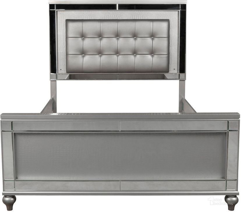 The appearance of Valentino Silver Cal. King Panel Bed designed by New Classic in the modern / contemporary interior design. This silver piece of furniture  was selected by 1StopBedrooms from Valentino Collection to add a touch of cosiness and style into your home. Sku: BA9698S-110;BA9698S-120;BA9698S-230. Bed Type: Panel Bed. Material: Wood. Product Type: Panel Bed. Bed Size: California King. Image1