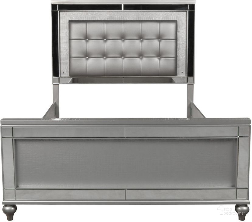 The appearance of Valentino Silver King Panel Bed designed by New Classic in the modern / contemporary interior design. This silver piece of furniture  was selected by 1StopBedrooms from Valentino Collection to add a touch of cosiness and style into your home. Sku: BA9698S-110;BA9698S-120;BA9698S-330. Bed Type: Panel Bed. Material: Wood. Product Type: Panel Bed. Bed Size: King. Image1