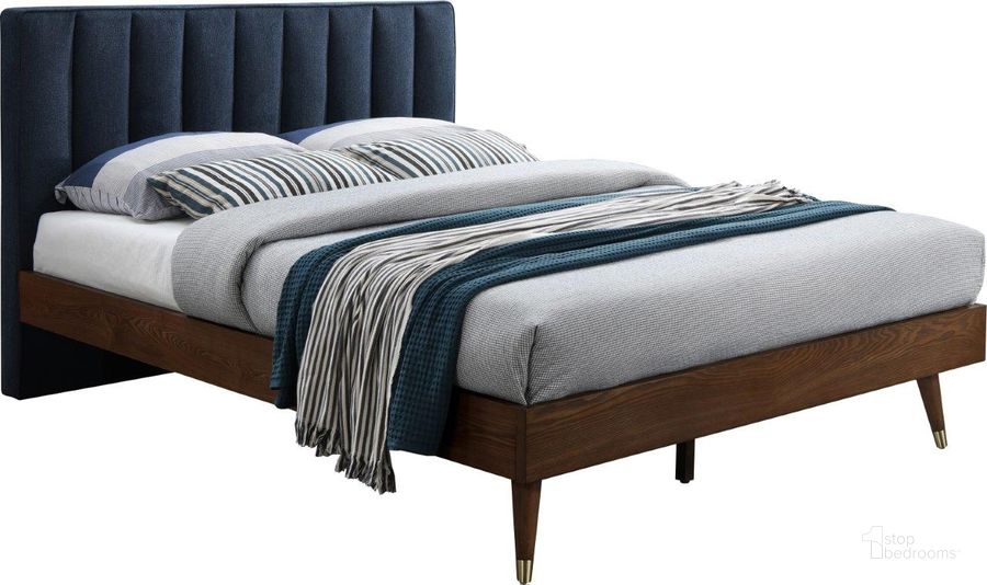 The appearance of Vance Navy Linen Fabric King Bed (3 Boxes) designed by Meridian in the modern / contemporary interior design. This navy linen fabric piece of furniture  was selected by 1StopBedrooms from Vance Collection to add a touch of cosiness and style into your home. Sku: VanceNavy-K-1;VanceNavy-K-2;VanceNavy-K-3. Bed Type: Platform Bed. Product Type: Platform Bed. Bed Size: King. Material: Linen. Image1