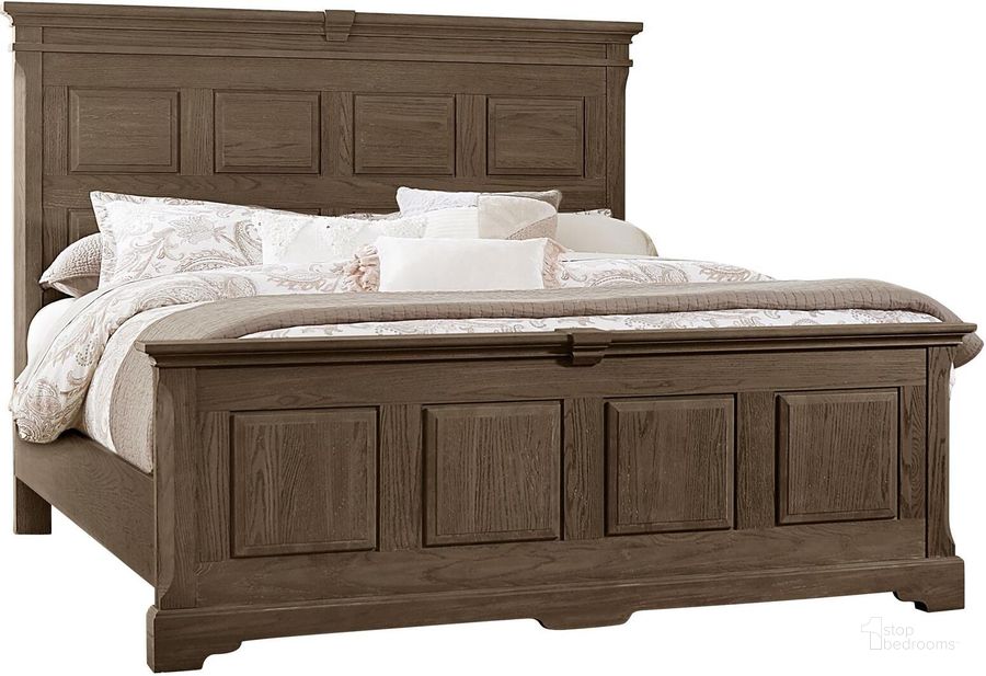 The appearance of Heritage King Mansion Bed In Greystone designed by Artisan & Post in the modern / contemporary interior design. This oak piece of furniture  was selected by 1StopBedrooms from Heritage Collection to add a touch of cosiness and style into your home. Sku: 112-669;112-966;112-733;MS-MS2. Bed Type: Panel Bed. Material: Wood. Product Type: Panel Bed. Bed Size: King. Image1
