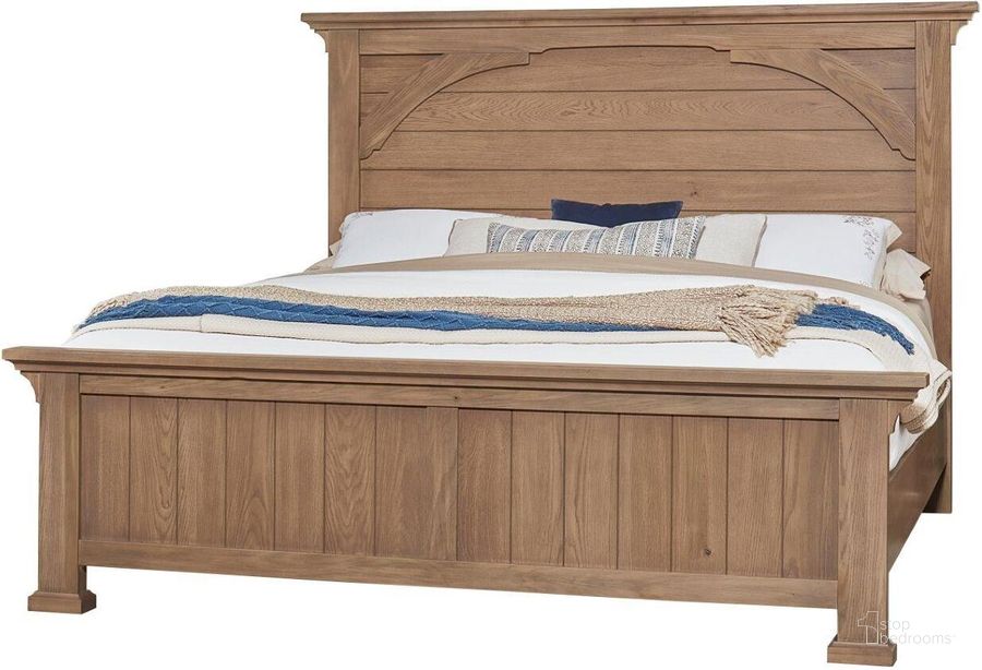 The appearance of Vista Queen Mansion Bed In Natural Oak designed by Vaughan Bassett in the transitional interior design. This natural oak piece of furniture  was selected by 1StopBedrooms from Vista Collection to add a touch of cosiness and style into your home. Sku: 771-559;771-955;771-722. Bed Type: Panel Bed. Material: Wood. Product Type: Panel Bed. Bed Size: Queen. Image1