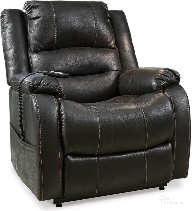 The appearance of Yandel Black Power Lift Recliner designed by Signature Design by Ashley in the modern / contemporary interior design. This black piece of furniture  was selected by 1StopBedrooms from Yandel Collection to add a touch of cosiness and style into your home. Sku: 1090112. Material: Fabric. Product Type: Recliner. Image1