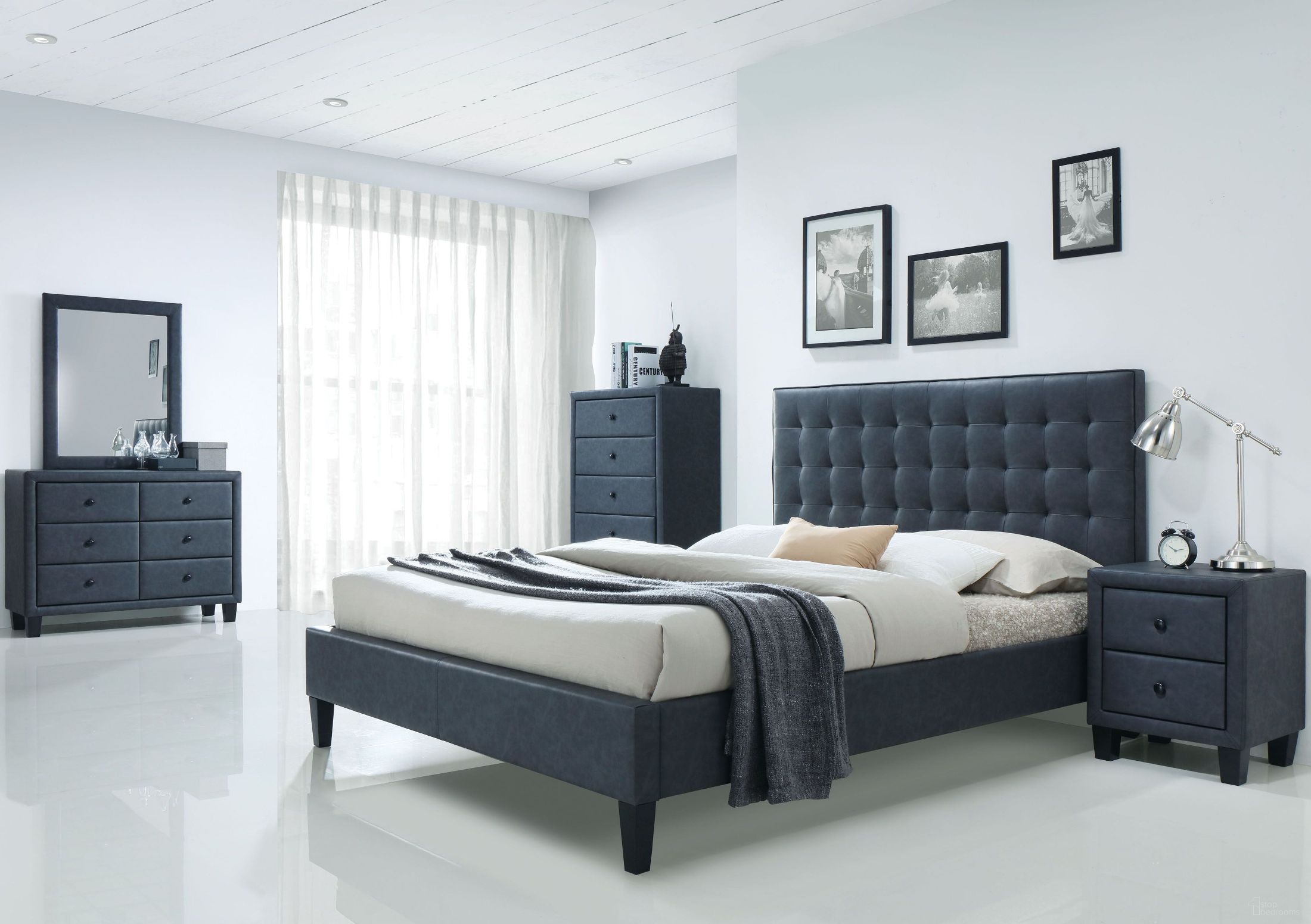 Saveria Collection