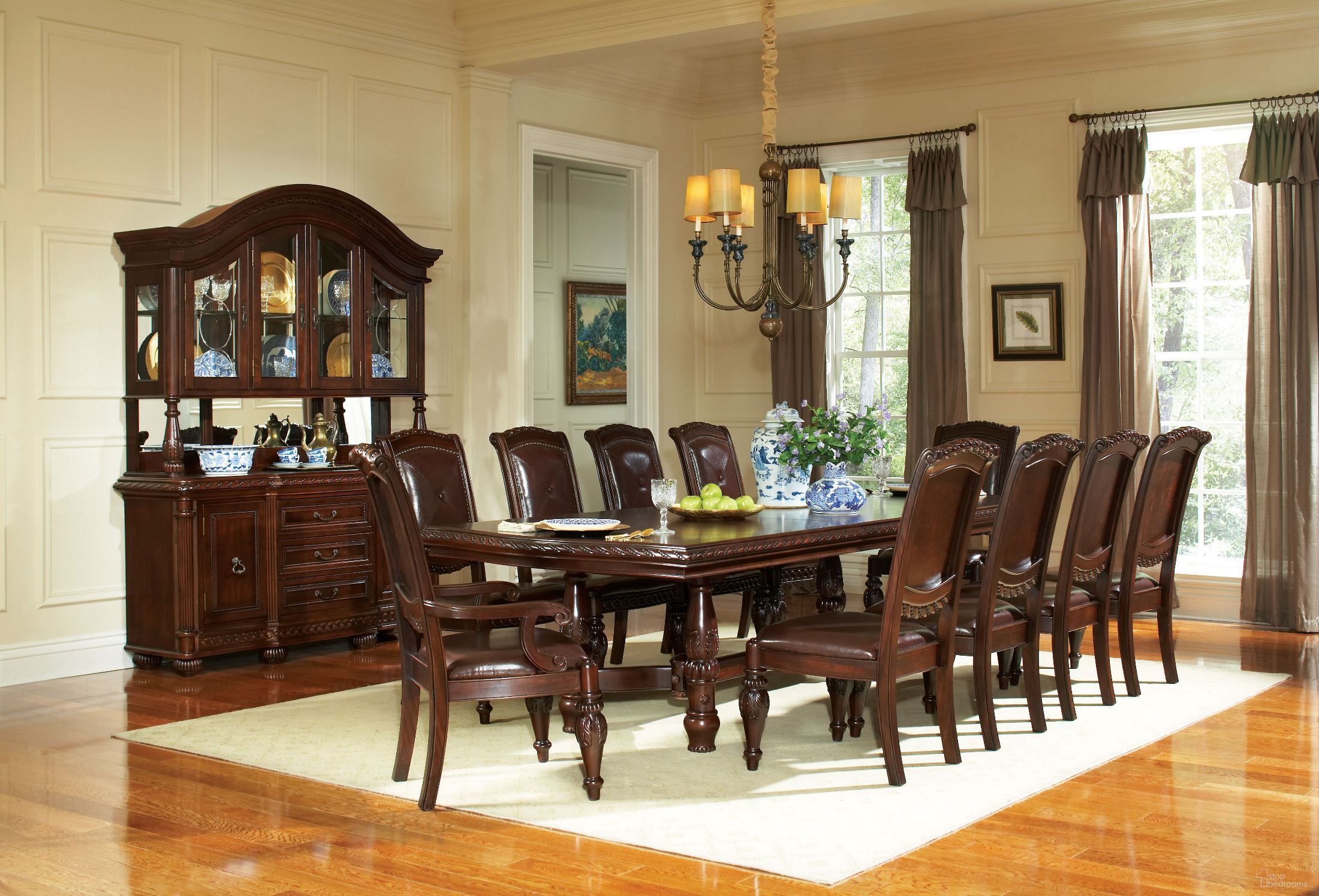Antoinette Collection