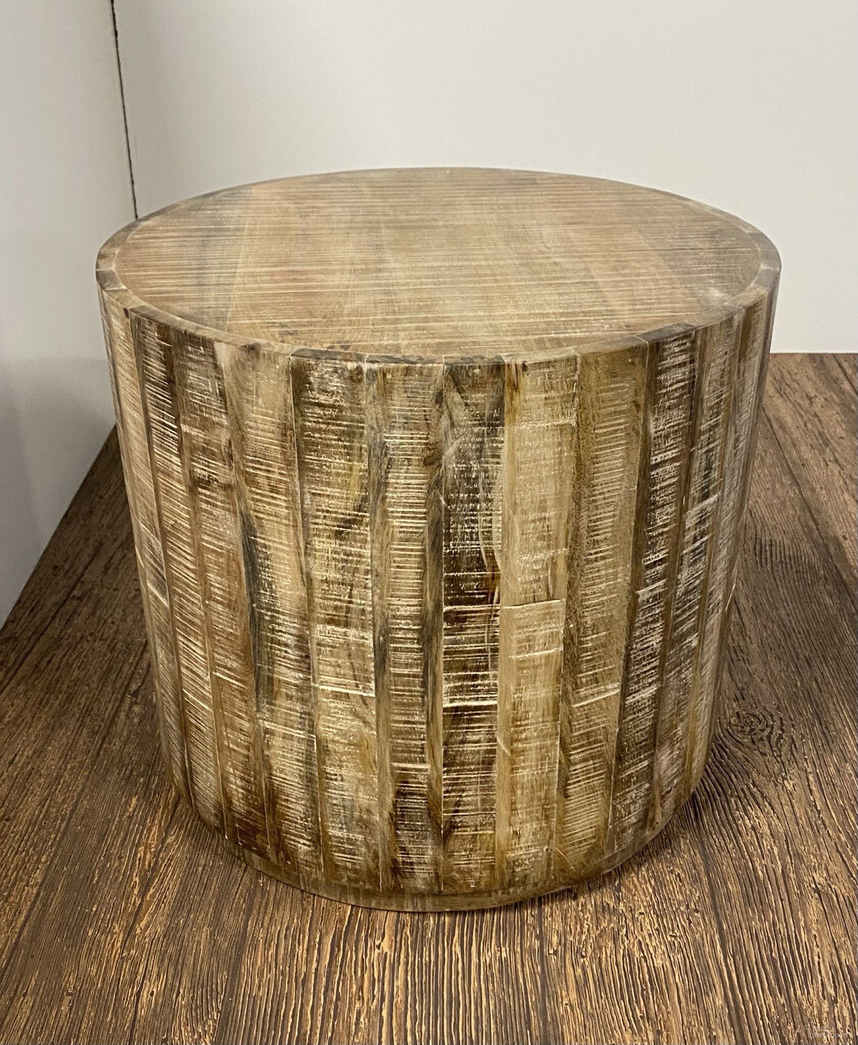 The appearance of 20 Inch Solid Wood Round End Table In Beige designed by Homeroots in the transitional interior design. This beige piece of furniture  was selected by 1StopBedrooms from  to add a touch of cosiness and style into your home. Sku: 387692. Material: Solid Wood.