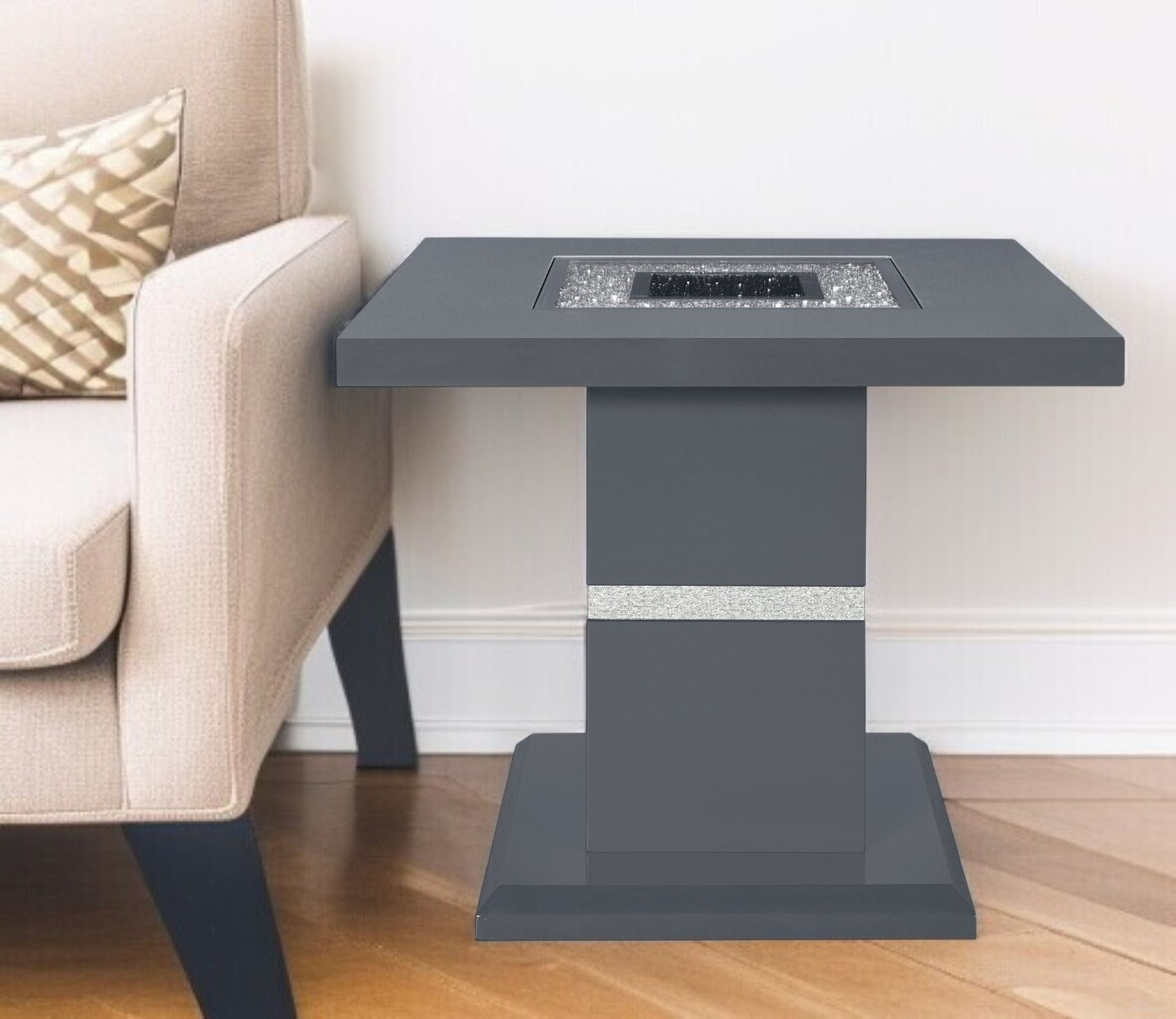 HomeRoots Pedestal End Table