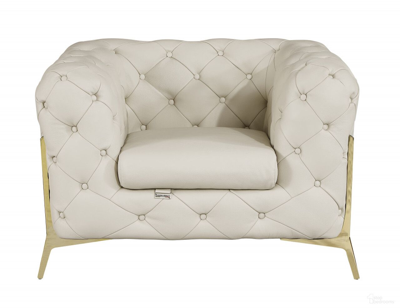 The appearance of 45 Inch Italian Leather Tufted Chesterfield Chair In Gold and Beige designed by Homeroots in the traditional interior design. This gold and beige piece of furniture was selected by 1StopBedrooms from to add a touch of cosiness and style into your home. Sku: 476512. Material: Genuine Leather.